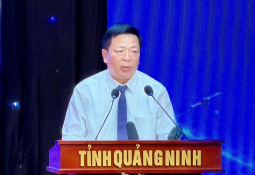 Ông Trần Hồng Minh - Ủy viên Trung ương Đảng, Bộ trưởng Bộ Xây dựng phát biểu tại hội nghị.
