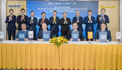 Sun Group cùng HAECO, Japan Airlines và Toyota Tsusho ký kết hợp tác nghiên cứu đầu tư tổ hợp bảo dưỡng, sửa chữa và đại tu tàu bay (MRO) quy mô khoảng 360 triệu USD tại Cảng hàng không quốc tế Vân Đồn. Nguồn: Cổng thông tin điện tử Tỉnh Quảng Ninh