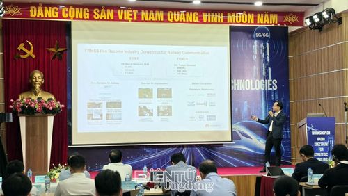 Ông Nguyễn Duy Lâm, Quản lý Sản phẩm Cấp cao của Huawei Việt Nam chia sẻ tại Hội thảo