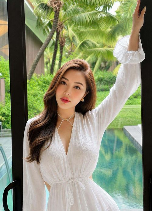 Theo giọng ca sinh năm 1988, thay vì nhịn ăn hay ép cân, cô lựa chọn xây dựng một lối sống lành mạnh và bền vững. Trong suốt hai tháng, Bảo Thy duy trì chế độ ăn eat clean với các nhóm thực phẩm giàu protein, rau xanh và tinh bột tốt. Mỗi ngày, cô chia thành bốn bữa ăn để cơ thể luôn đủ năng lượng, hạn chế cảm giác đói và tránh ăn uống mất kiểm soát.