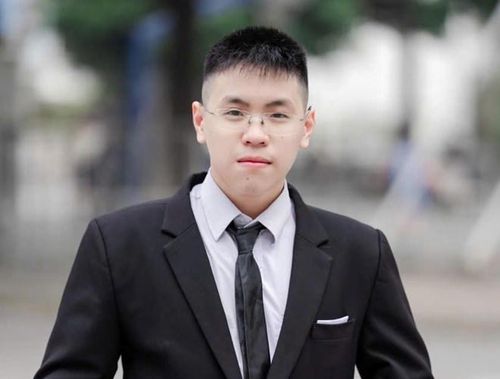 Em Nguyễn Trung Thái Sơn, học sinh lớp chuyên Tin Trường THPT Chuyên Khoa học Tự nhiên (Đại học Khoa học Tự nhiên, Đại học Quốc gia Hà Nội) là một trong hai thủ khoa toàn quốc khối A01 năm 2026 với tổng điểm 29,75. Ảnh: NVCC