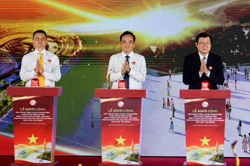 TP.HCM chính thức khởi công 8 dự án, công trình trọng điểm sáng nay. Ảnh: Duy Hiệu.