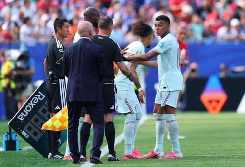  Với phong độ ấn tượng đang duy trì, Mbappe được kỳ vọng tiếp tục tạo nên những màn trình diễn đẳng cấp trên hành trình cùng tuyển Pháp giành lại ngôi vương World Cup. Pháp sẽ đối đầu với Paraguay ở vòng 16 đội World Cup 2026 vào ngày 5/7. 
