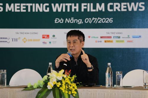 Lê Hoàng chia sẻ cảm xúc lẫn lộn khi xem lại Gái nhảy.