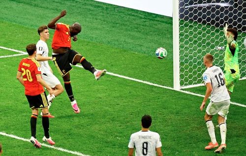  Trường hợp “độc lạ” của Lukaku trước New Zealand là dẫn chứng cho khoảng cách trình độ. Ảnh: Reuters. 