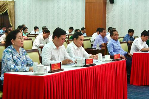  Các lãnh đạo TP.HCM tham dự hội nghị tại điểm cầu TP.HCM. Ảnh: Thảo Liên. 