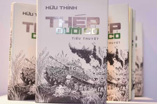 Tiểu thuyết "Thép dưới cỏ".