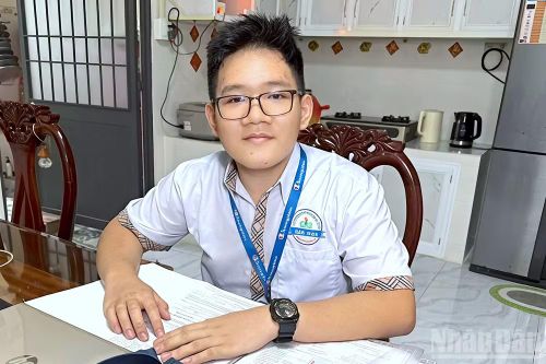 Em Bùi Lê Hà Nhân, thủ khoa kỳ thi tốt nghiệp trung học phổ thông năm 2026 của tỉnh Cà Mau.