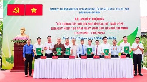 Hội Nông dân Thành phố ký kết biên bản ghi nhớ với các đơn vị đồng hành triển khai công tác trồng cây xanh, thực hiện “Vườn cây đại đoàn kết”.