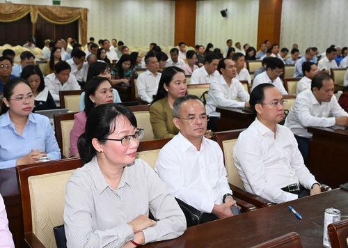  Đại biểu dự hội nghị tại điểm cầu TPHCM. Ảnh: VIỆT DŨNG 
