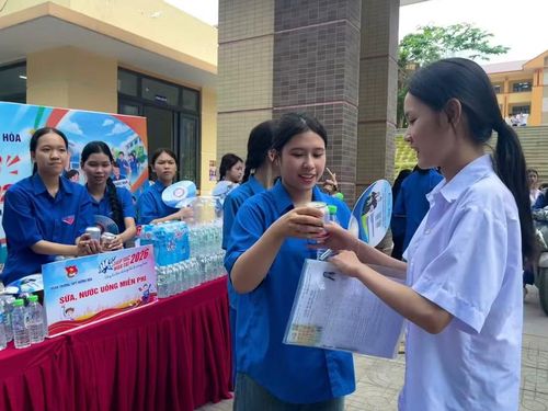 Học sinh Quảng Trị tham gia kỳ thi tốt nghiệp THPT.
