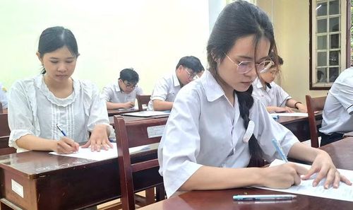 Nhiều điểm số cao được ghi nhận tại TP Huế qua Kỳ thi tốt nghiệp THPT 2026.