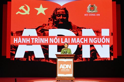 Thứ trưởng Bộ Công an Lê Quốc Hùng phát biểu tại chương trình.