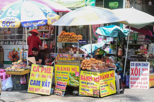 Phần lớn hộ kinh doanh thực chất chỉ là một cá nhân hoặc một gia đình tự tổ chức hoạt động sản xuất, kinh doanh chứ không phải một doanh nghiệp có bộ máy quản trị và kế toán chuyên nghiệp. Ảnh: VietNamNet