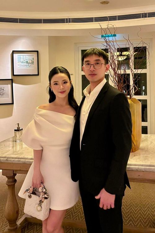 Sau hôn lễ, Midu và Minh Đạt về sống tại một căn hộ cao cấp ở trung tâm TPHCM. Midu vẫn duy trì nhịp sống quen thuộc, tiếp tục giảng dạy, kinh doanh và tham gia các sự kiện giải trí với tần suất vừa phải. Cặp đôi thường xuyên chọn những chuyến du lịch ngắn ngày để hâm nóng tình cảm, đồng thời chia sẻ khoảnh khắc đời thường như cùng nấu ăn tại nhà. Midu từng nói rằng chồng là người giúp cô không còn cảm thấy cô đơn trong cuộc sống.