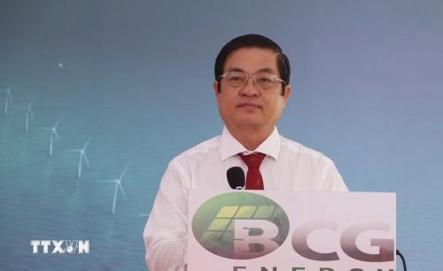 Phó Chủ tịch UBND tỉnh Cà Mau Huỳnh Chí Nguyện phát biểu tại lễ khởi công. (Ảnh: Tuấn Phi/TTXVN)