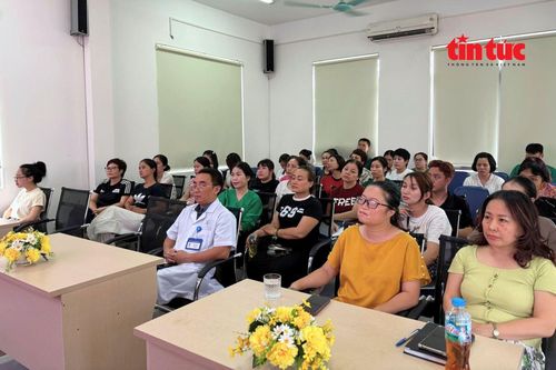 Nhân viên Trạm Y tế phường Giảng Võ hoàn thành khóa tập huấn chuyên môn do Sở Y tế Hà Nội tổ chức.
