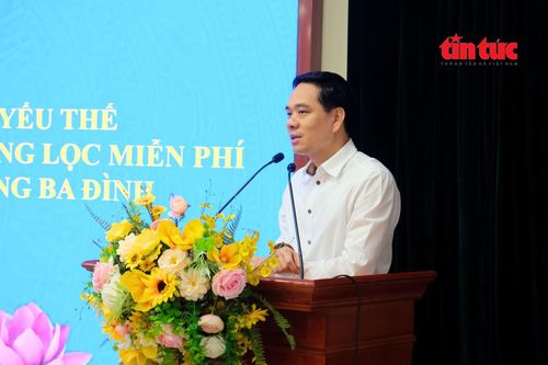 Bác sĩ Tiêu Ngọc Chiến, Giám đốc Trạm Y tế phường Ba Đình.
