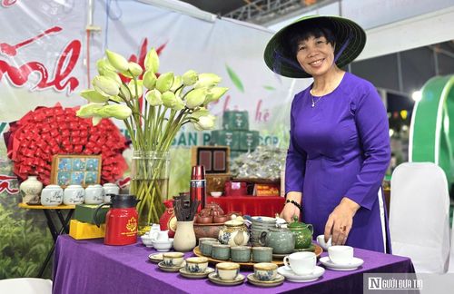 Doanh nghiệp, hợp tác xã mang sản phẩm địa phương đến hội chợ để tìm cơ hội kết nối thị trường.