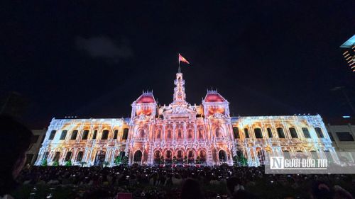 Chương trình quy tụ ba tác phẩm 3D Mapping đến từ các đơn vị trong nước và quốc tế gồm “Âm vang Đại Việt”, “Nửa thế kỷ tự hào - Nhịp đập Sài Gòn” và “Kỷ nguyên vươn mình”.