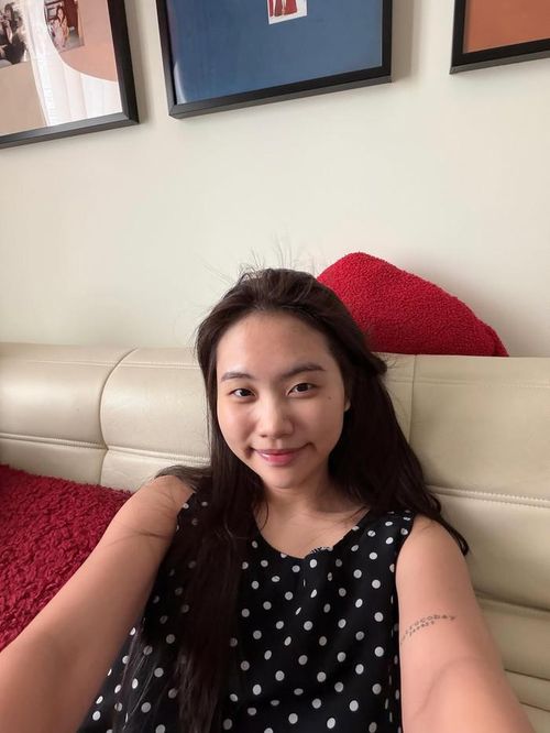 Phương Mỹ Chi để mặt mộc, gây ấn tượng với vẻ ngoài rạng rỡ.