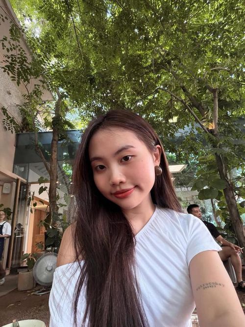 Nhiều ý kiến bày tỏ sự bất ngờ trước làn da mịn màng và vẻ ngoài trong trẻo của Phương Mỹ Chi.