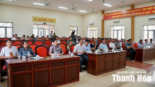 Các đại biểu dự diễn đàn.