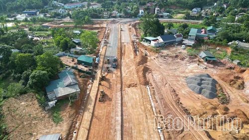 Dự án xây dựng đường giao thông vào Cụm công nghiệp Phú Hộ.