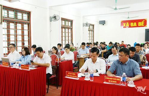 Các đại biểu tham dự.