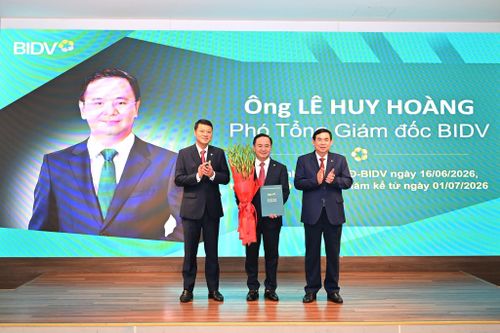 Ông Lê Huy Hoàng nhận quyết định bổ nhiệm Phó Tổng giám đốc