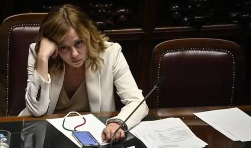  Thủ tướng Italy Meloni là người bị chỉ trích kịch liệt nhất vì những thông tin được ông Rutte tiết lộ. Ảnh Euronews 