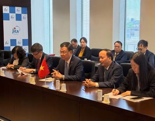 Thứ trưởng Đặng Hồng Đức tại buổi làm việc với Cơ quan Hợp tác quốc tế Nhật Bản (JICA).