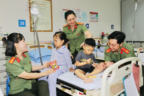 Công an TP Hà Nội lan tỏa yêu thương- Ảnh Công an TP Hà Nội.