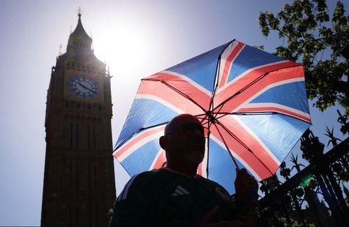 London vừa ghi nhận ngày có nhiệt độ cao kỷ lục trong các tháng 6. Ảnh: WSJ