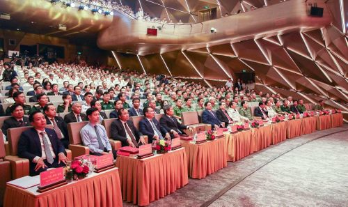 Các đại biểu tham dự buổi lễ.