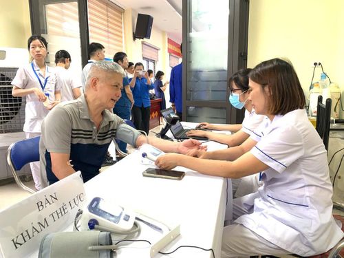 Chương trình sẽ kéo dài tới năm 2030, tập trung vào xây dựng hồ sơ sức khỏe điện tử, theo dõi sức khỏe tại nhà và tư vấn từ xa thông qua điện thoại cùng các tổ hỗ trợ miễn phí.