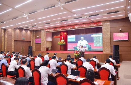 Quang cảnh hội nghị tại điểm cầu Thành ủy Hà Nội. Ảnh: Viết Thành
