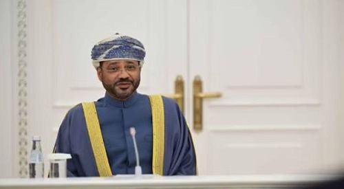 Về phía Oman, Ngoại trưởng Badr al-Busaidi tái khẳng định Muscat không ủng hộ việc thu phí quá cảnh đối với tàu đi qua eo biển Hormuz, nhưng sẵn sàng thảo luận về các khoản phí liên quan đến những dịch vụ hàng hải được cung cấp.