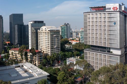 Dọc các tuyến đường Lê Duẩn, Hai Bà Trưng và khu vực lân cận, nhiều cao ốc văn phòng hạng A đã đi vào hoạt động trong những năm gần đây đáp ứng nhu cầu của các doanh nghiệp trong và ngoài nước, góp phần mở rộng không gian làm việc và từng bước định hình trung tâm tài chính của TP.HCM.