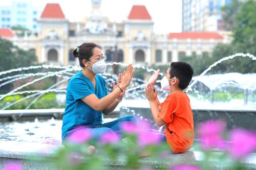 Bức ảnh "Mẹ đã trở về" của nhiếp ảnh gia Nguyễn Á.