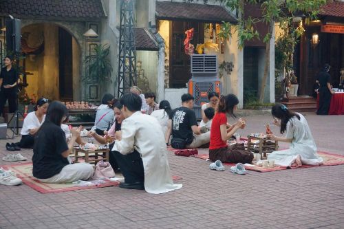 Hoạt động trải nghiệm giúp khán giả hiểu hơn về nghệ thuật chế tác và điều khiển con rối
