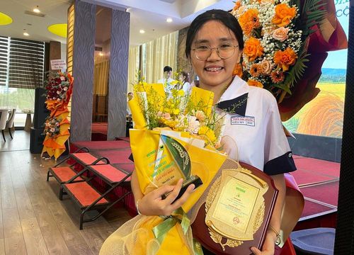 Lê Nguyễn Kiều My, học lớp 10CH2, Trường THPT Chuyên Trần Đại Nghĩa, TP.HCM