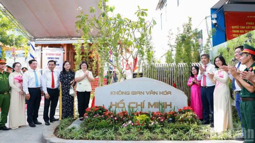 Khánh thành Không gian văn hóa Hồ Chí Minh phường Bình Hưng Hòa.