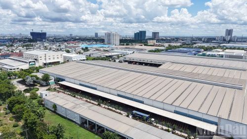 Bình Dương (cũ) được coi là một trong những nơi tập trung Khu chế xuất-Khu công nghiệp hàng đầu cả nước.