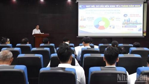Quang cảnh buổi họp báo.