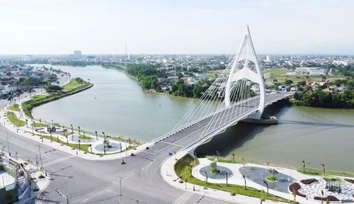 Cầu mới An Lạc bắc qua sông Hiếu của đô thị Đông Hà.