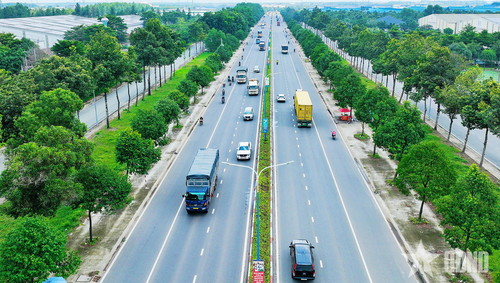  Các tuyến giao thông cửa ngõ của thành phố được mở rộng, tăng cường kết nối khu vực lân cận.