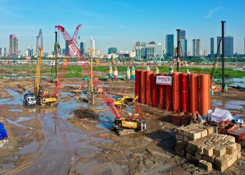  Công trường dự án Trung tâm Hành chính mới và Quảng trường Trung tâm tại Khu đô thị mới Thủ Thiêm (phường An Khánh, TPHCM) đang được triển khai thi công. Dự án có quy mô khoảng 33ha, tổng mức đầu tư gần 30.000 tỷ đồng, được khởi công ngày 29-4-2026. Ảnh: HOÀNG HÙNG 