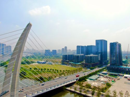  Cầu Ba Son bắc qua Khu đô thị mới Thủ Thiêm. Ảnh: HOÀNG HÙNG 