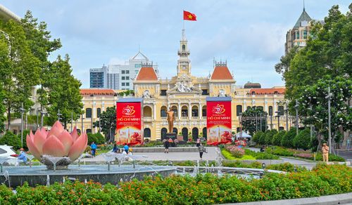 Công viên Tượng đài Chủ tịch Hồ Chí Minh, đường Nguyễn Huệ, phường Sài Gòn